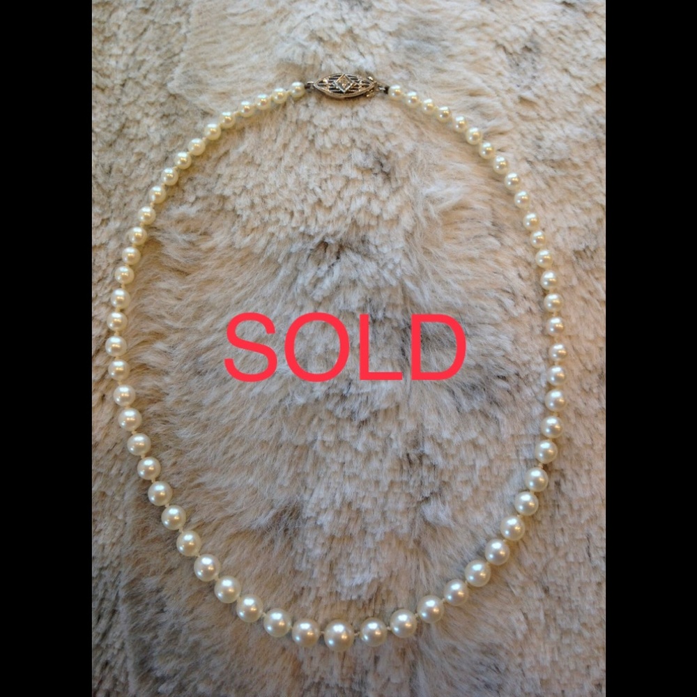 ***SOLD*** Genuine Pearl necklace w/ Platinum & Diamond Clasp